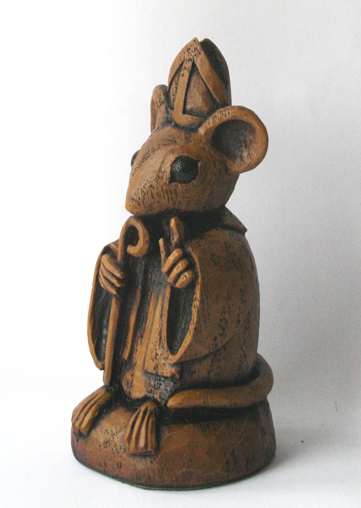 Bishop Mouse front left